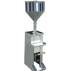 腳踏手動膏體灌裝機(jī)、簡易型膏體灌裝機(jī)、鄭州中泰灌裝機(jī)